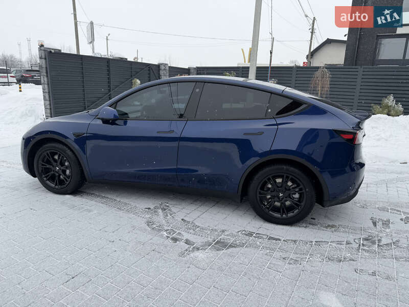 Внедорожник / Кроссовер Tesla Model Y 2022 в Ивано-Франковске
