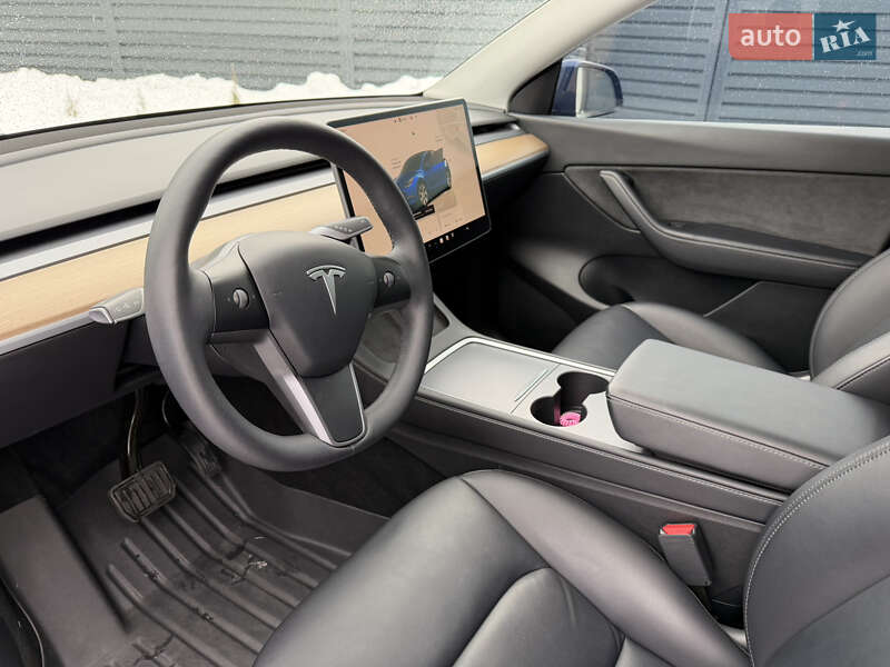 Внедорожник / Кроссовер Tesla Model Y 2022 в Ивано-Франковске