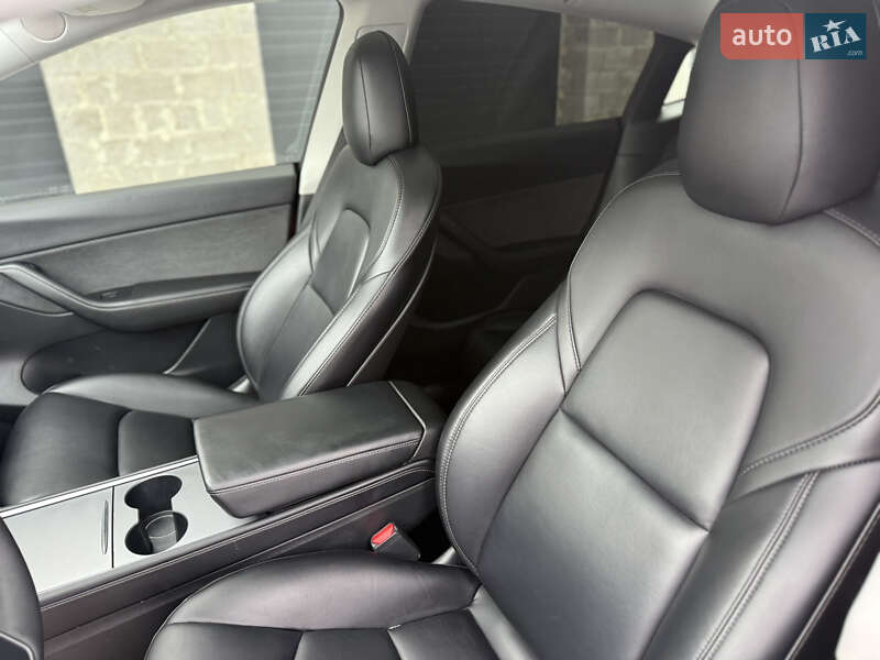 Внедорожник / Кроссовер Tesla Model Y 2022 в Львове