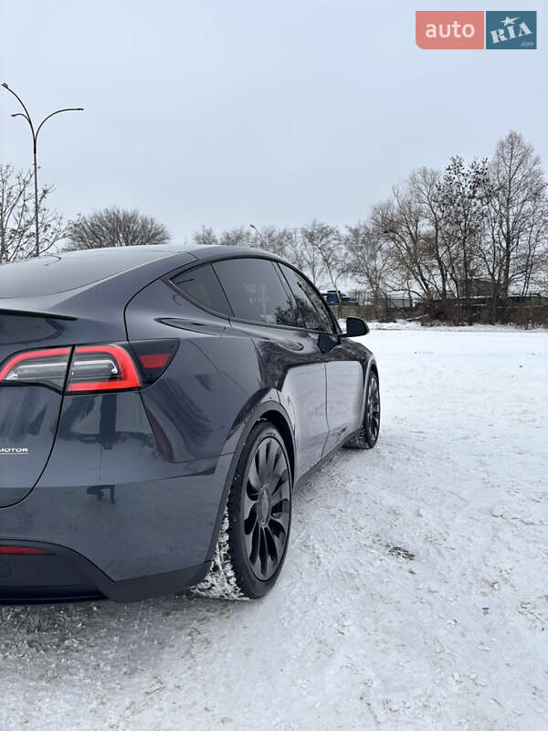 Позашляховик / Кросовер Tesla Model Y 2023 в Дніпрі фото 10 Позашляховик / Кросовер Tesla Model Y 2023 в Дніпрі