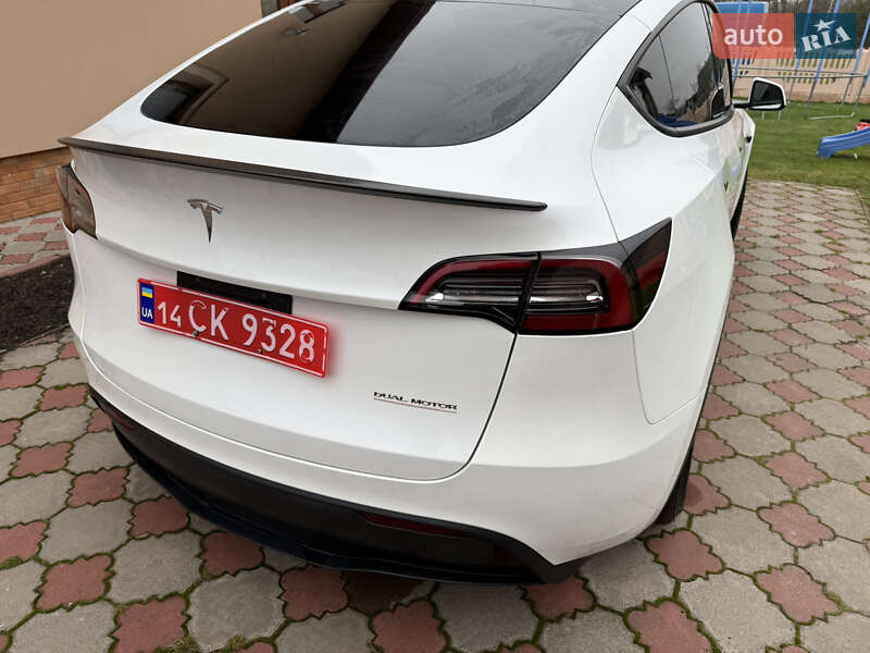 Позашляховик / Кросовер Tesla Model Y 2023 в Жовкві