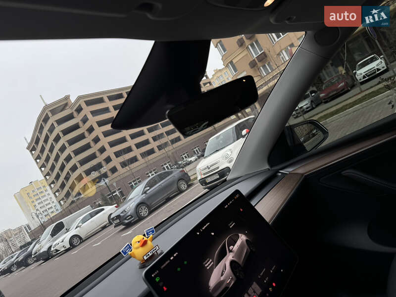 Внедорожник / Кроссовер Tesla Model Y 2024 в Киеве