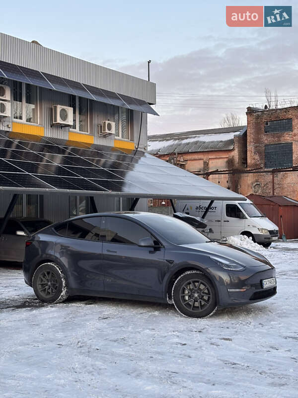 Позашляховик / Кросовер Tesla Model Y 2022 в Черкасах фото 2 Позашляховик / Кросовер Tesla Model Y 2022 в Черкасах