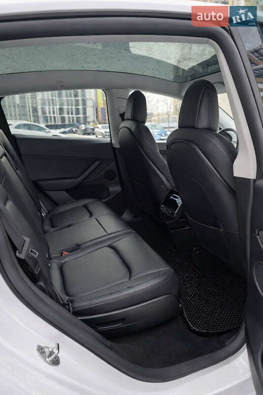 Внедорожник / Кроссовер Tesla Model Y 2022 в Киеве фото 10 Внедорожник / Кроссовер Tesla Model Y 2022 в Киеве