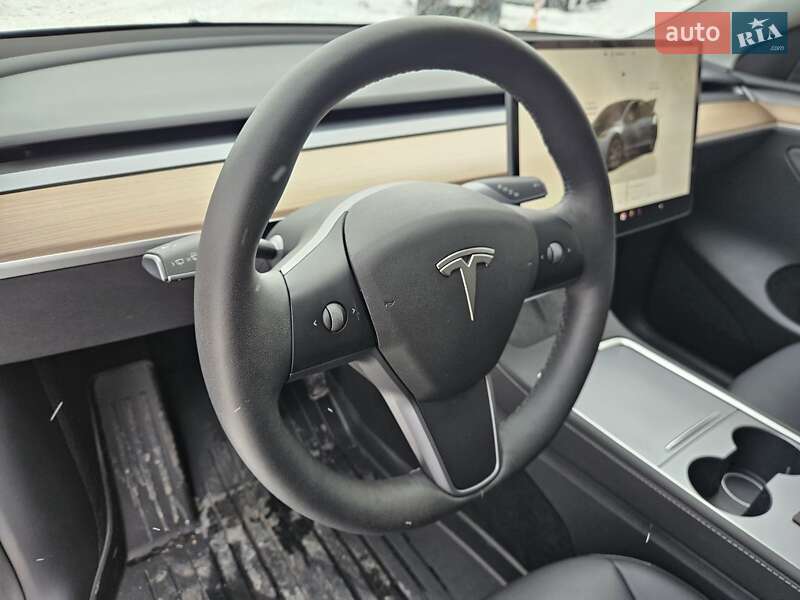 Позашляховик / Кросовер Tesla Model Y 2024 в Дніпрі