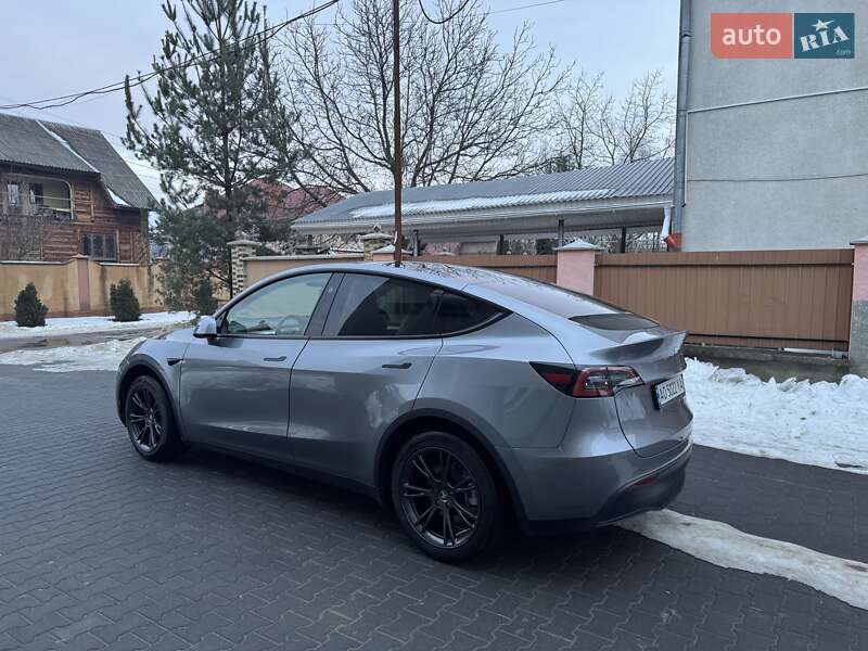 Позашляховик / Кросовер Tesla Model Y 2024 в Ужгороді фото 5 Позашляховик / Кросовер Tesla Model Y 2024 в Ужгороді
