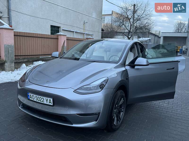 Позашляховик / Кросовер Tesla Model Y 2024 в Ужгороді фото 18 Позашляховик / Кросовер Tesla Model Y 2024 в Ужгороді