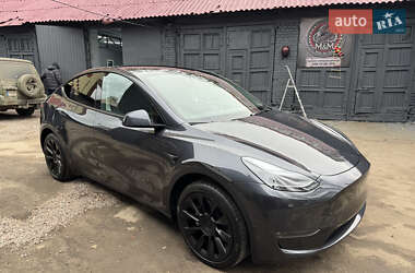 Позашляховик / Кросовер Tesla Model Y 2024 в Києві