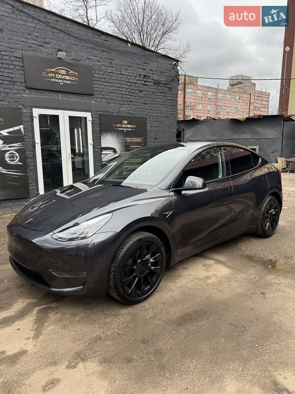 Позашляховик / Кросовер Tesla Model Y 2024 в Києві