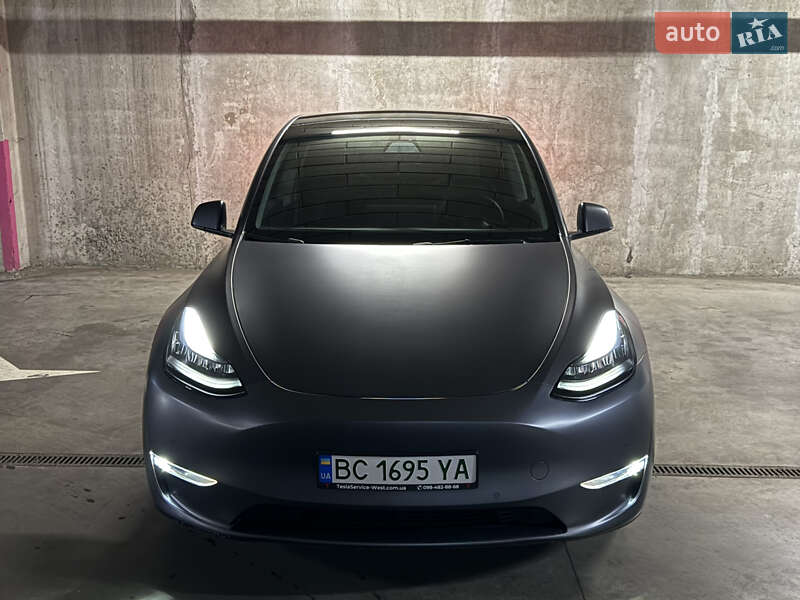 Tesla Model Y 2021
