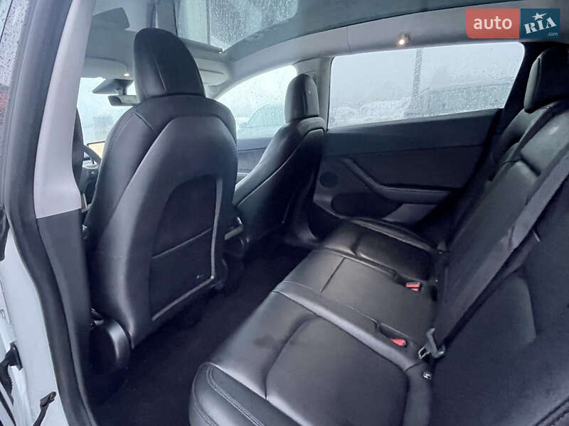 Позашляховик / Кросовер Tesla Model Y 2021 в Львові