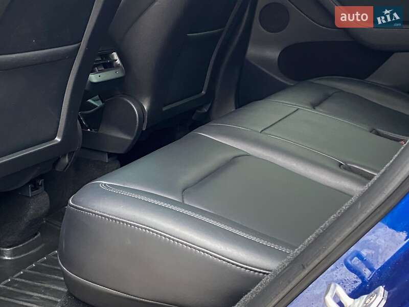 Позашляховик / Кросовер Tesla Model Y 2023 в Києві