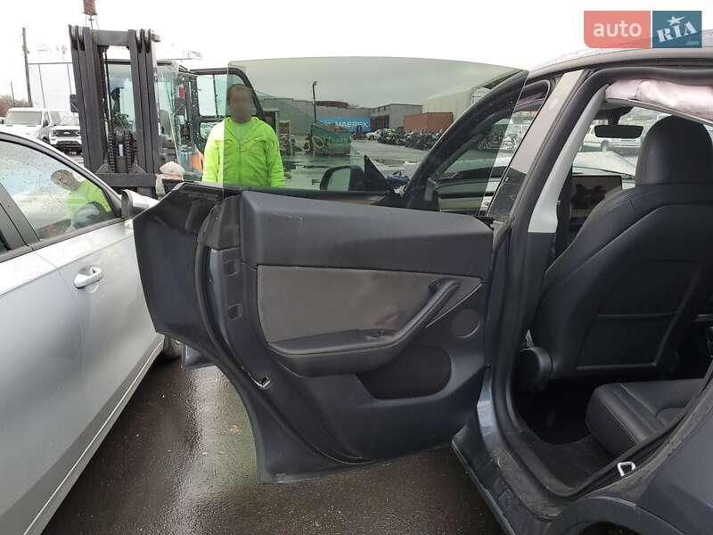 Позашляховик / Кросовер Tesla Model Y 2023 в Запоріжжі фото 9 Позашляховик / Кросовер Tesla Model Y 2023 в Запоріжжі