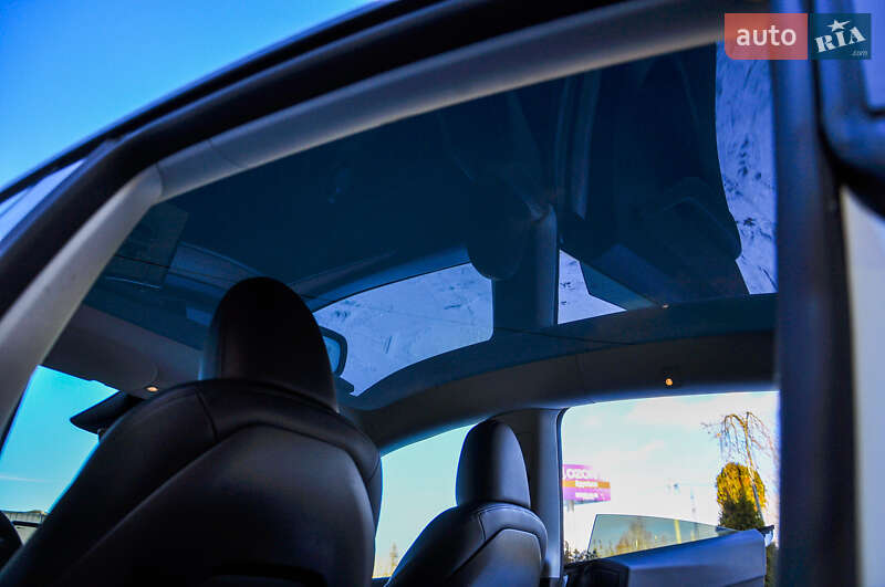 Позашляховик / Кросовер Tesla Model Y 2024 в Трускавці фото 39 Позашляховик / Кросовер Tesla Model Y 2024 в Трускавці