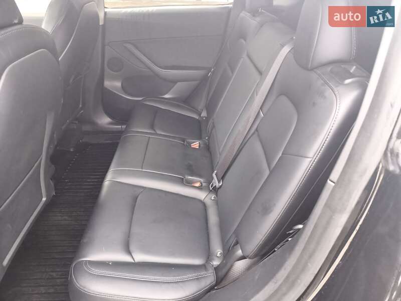 Внедорожник / Кроссовер Tesla Model Y 2021 в Киеве