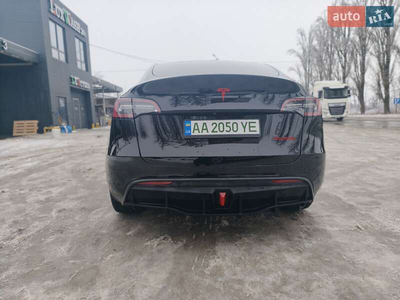 Внедорожник / Кроссовер Tesla Model Y 2021 в Киеве