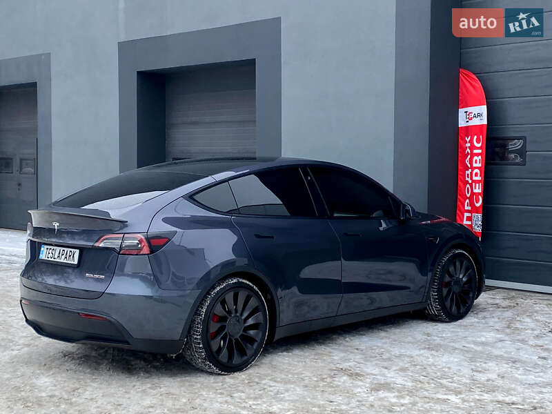 Внедорожник / Кроссовер Tesla Model Y 2021 в Киеве