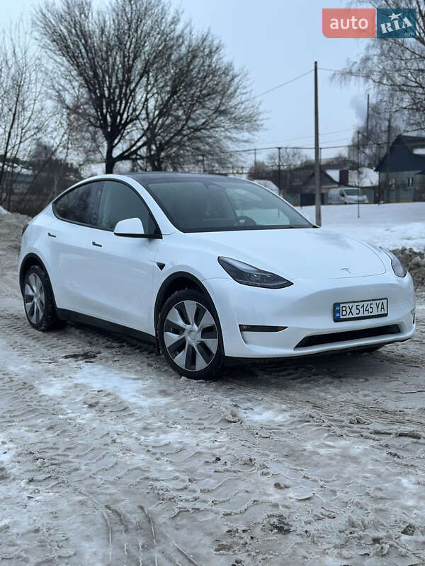 Tesla Model Y 2023