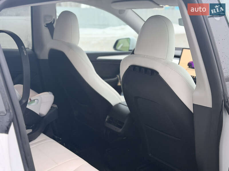 Внедорожник / Кроссовер Tesla Model Y 2023 в Киеве
