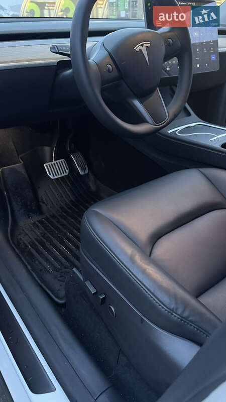 Внедорожник / Кроссовер Tesla Model Y 2024 в Кропивницком