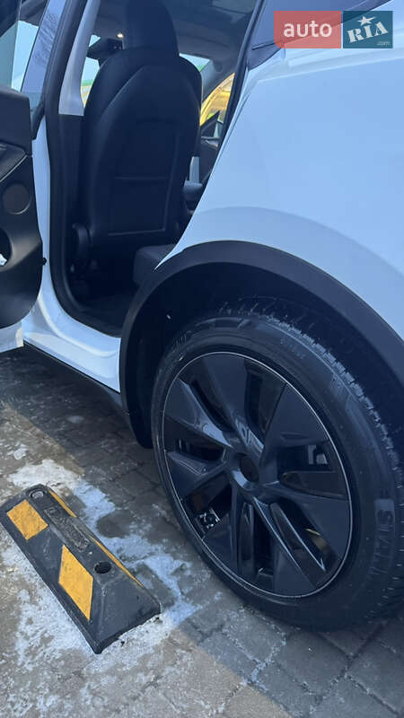 Внедорожник / Кроссовер Tesla Model Y 2024 в Кропивницком