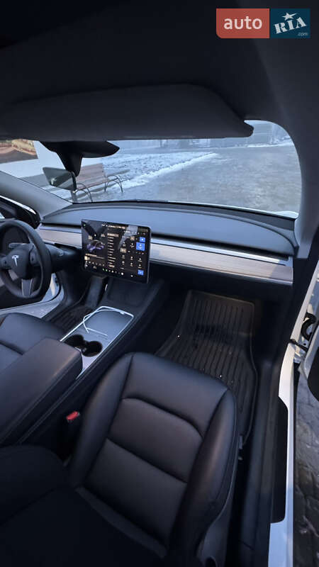 Внедорожник / Кроссовер Tesla Model Y 2024 в Кропивницком