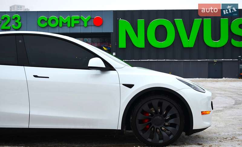Позашляховик / Кросовер Tesla Model Y 2022 в Києві фото 15 Позашляховик / Кросовер Tesla Model Y 2022 в Києві