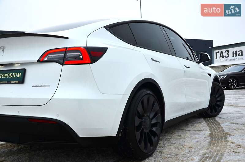 Позашляховик / Кросовер Tesla Model Y 2022 в Києві фото 19 Позашляховик / Кросовер Tesla Model Y 2022 в Києві