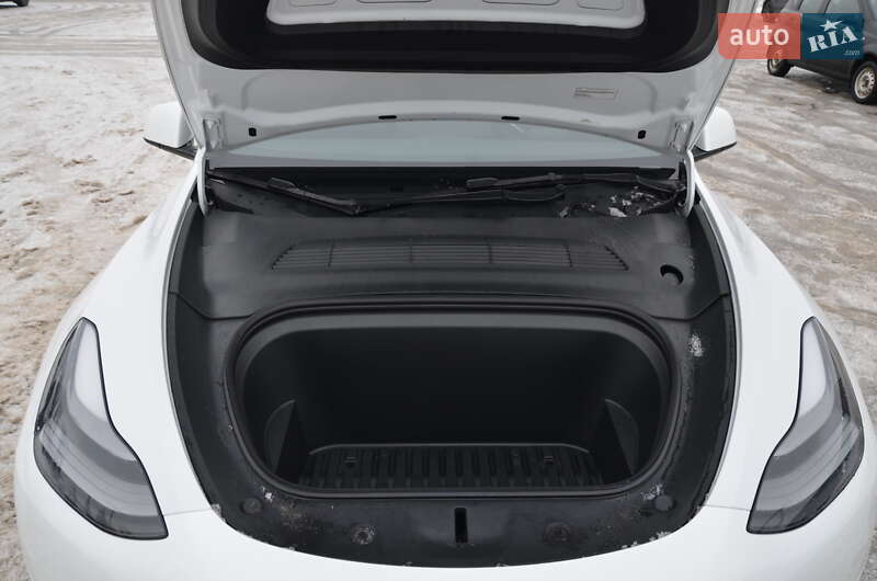 Позашляховик / Кросовер Tesla Model Y 2022 в Києві фото 59 Позашляховик / Кросовер Tesla Model Y 2022 в Києві