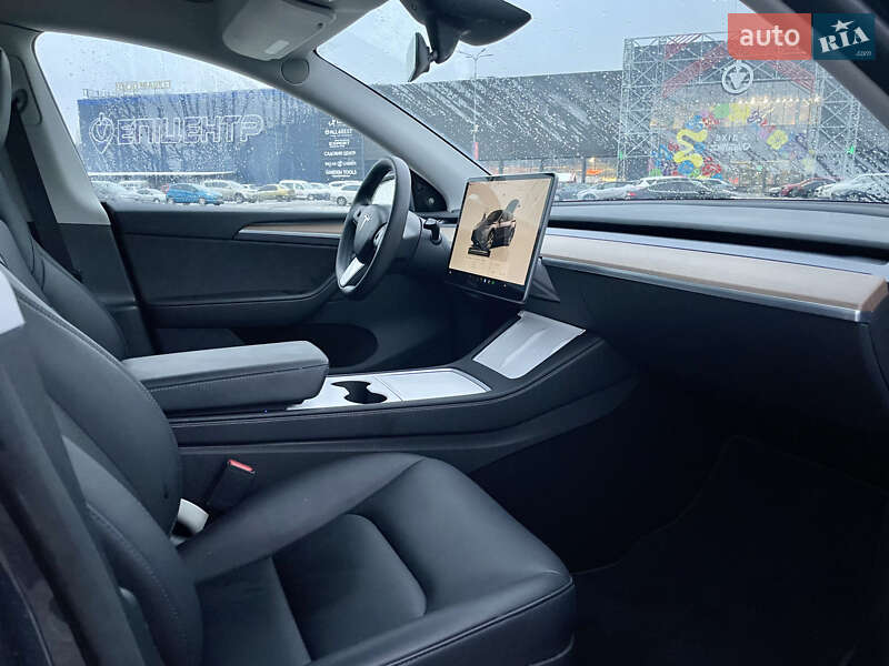 Внедорожник / Кроссовер Tesla Model Y 2023 в Киеве