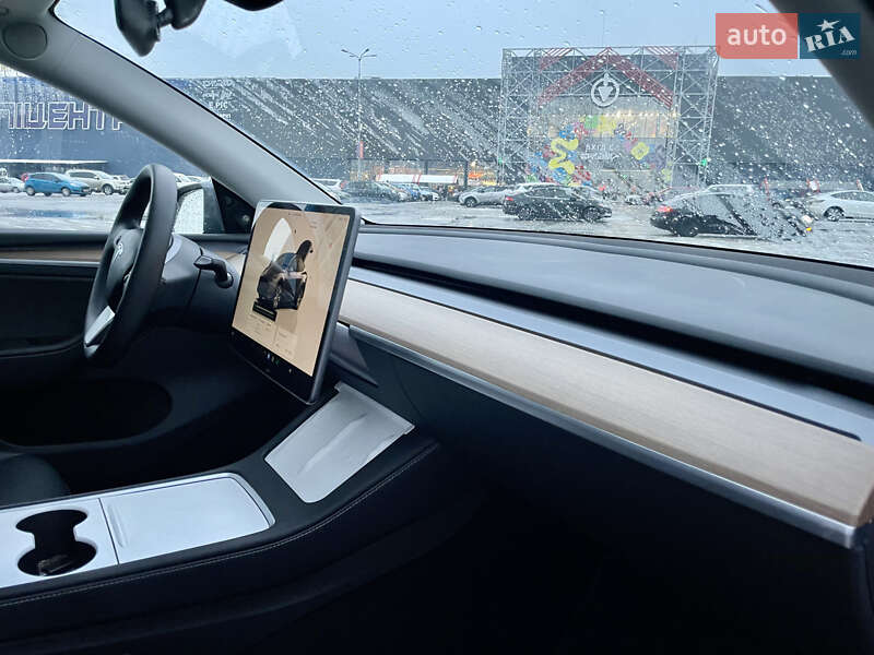 Позашляховик / Кросовер Tesla Model Y 2023 в Києві фото 15 Позашляховик / Кросовер Tesla Model Y 2023 в Києві
