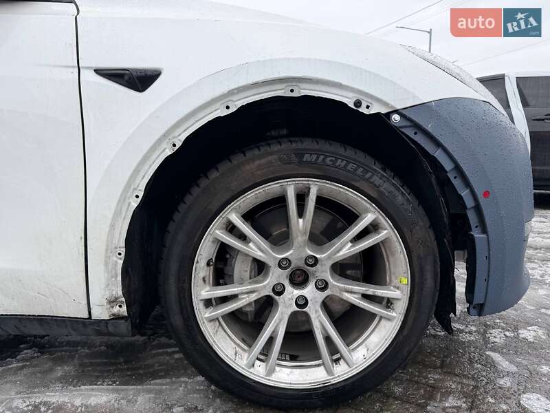 Позашляховик / Кросовер Tesla Model Y 2021 в Луцьку