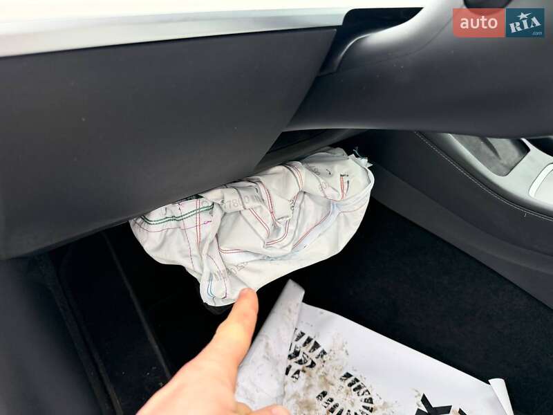 Позашляховик / Кросовер Tesla Model Y 2021 в Луцьку