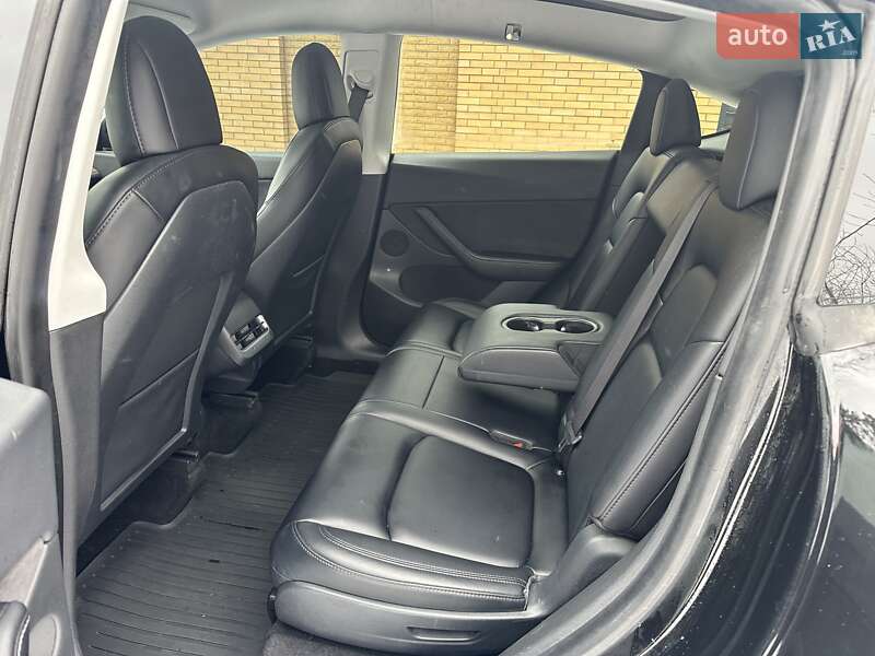 Внедорожник / Кроссовер Tesla Model Y 2021 в Киеве