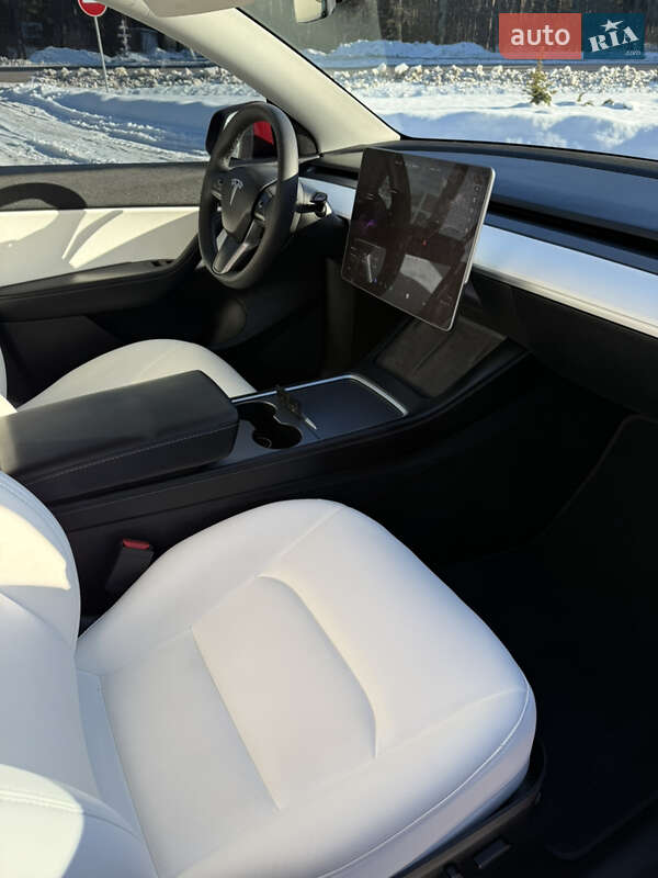 Позашляховик / Кросовер Tesla Model Y 2021 в Луцьку