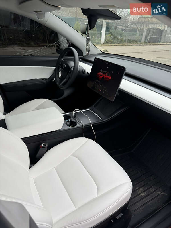 Позашляховик / Кросовер Tesla Model Y 2022 в Одесі фото 11 Позашляховик / Кросовер Tesla Model Y 2022 в Одесі