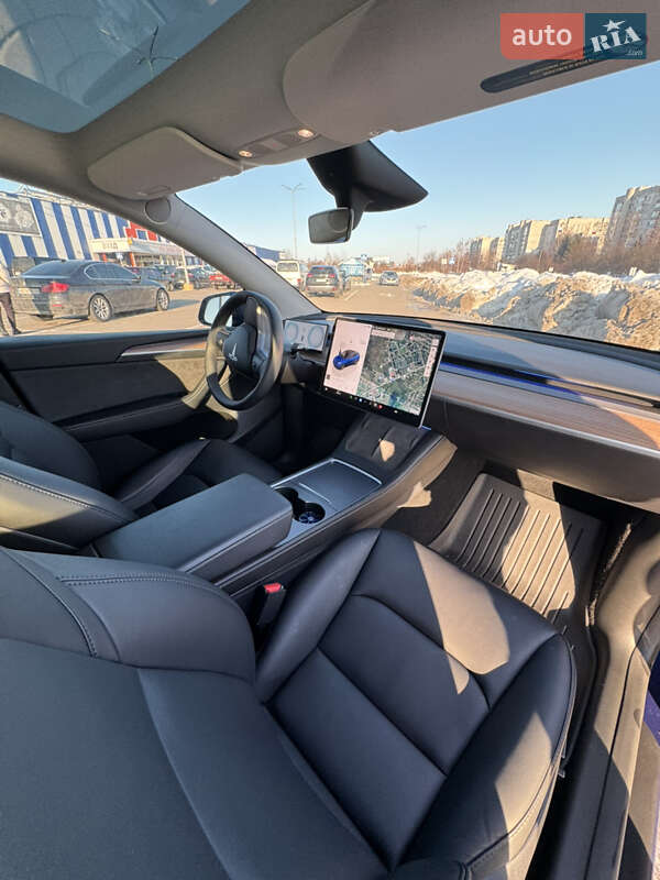 Внедорожник / Кроссовер Tesla Model Y 2024 в Дрогобыче