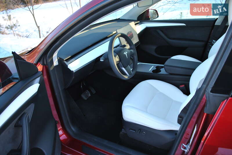 Позашляховик / Кросовер Tesla Model Y 2024 в Луцьку