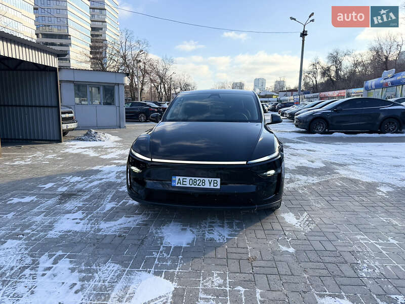 Позашляховик / Кросовер Tesla Model Y 2025 в Дніпрі