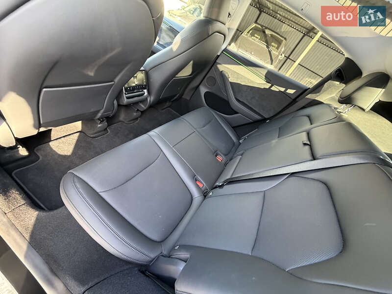 Позашляховик / Кросовер Tesla Model Y 2025 в Дніпрі