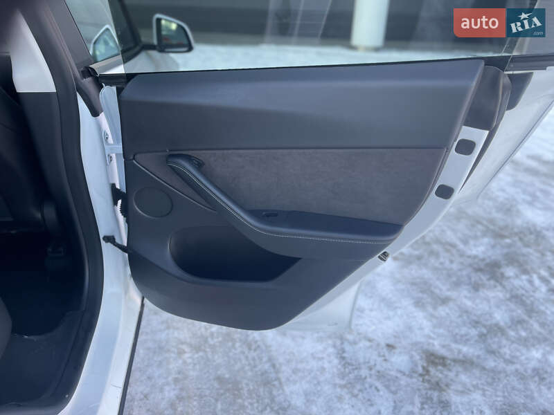 Внедорожник / Кроссовер Tesla Model Y 2023 в Киеве фото 14 Внедорожник / Кроссовер Tesla Model Y 2023 в Киеве