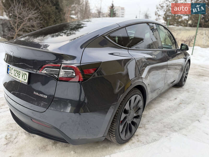 Позашляховик / Кросовер Tesla Model Y 2024 в Львові фото 5 Позашляховик / Кросовер Tesla Model Y 2024 в Львові