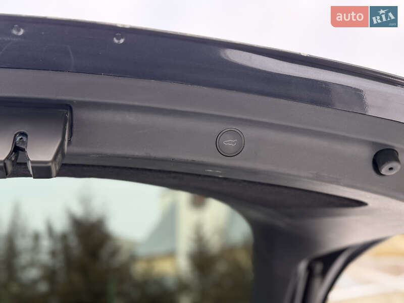 Позашляховик / Кросовер Tesla Model Y 2024 в Львові фото 10 Позашляховик / Кросовер Tesla Model Y 2024 в Львові