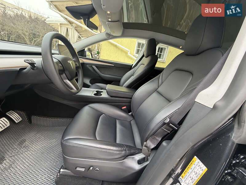 Позашляховик / Кросовер Tesla Model Y 2024 в Львові фото 19 Позашляховик / Кросовер Tesla Model Y 2024 в Львові