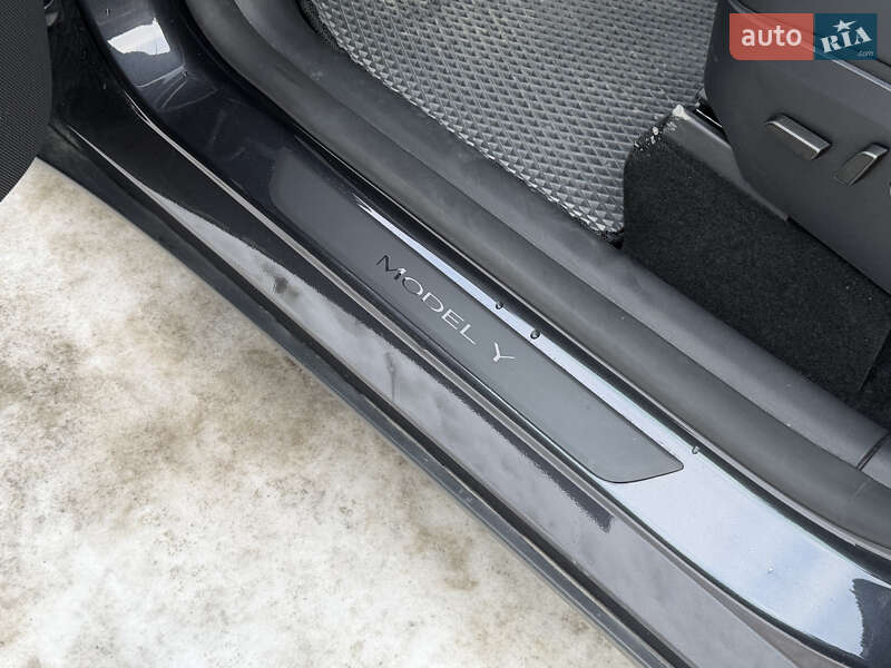 Позашляховик / Кросовер Tesla Model Y 2024 в Львові фото 24 Позашляховик / Кросовер Tesla Model Y 2024 в Львові