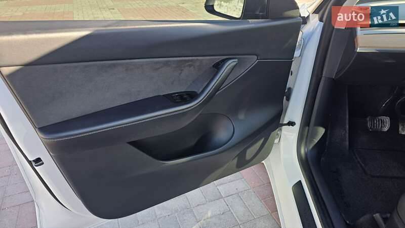 Внедорожник / Кроссовер Tesla Model Y 2020 в Запорожье