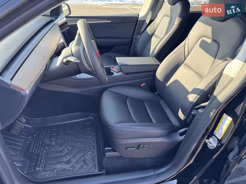 Позашляховик / Кросовер Tesla Model Y 2023 в Рівному фото 11 Позашляховик / Кросовер Tesla Model Y 2023 в Рівному