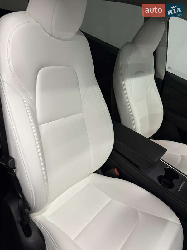 Позашляховик / Кросовер Tesla Model Y 2024 в Львові