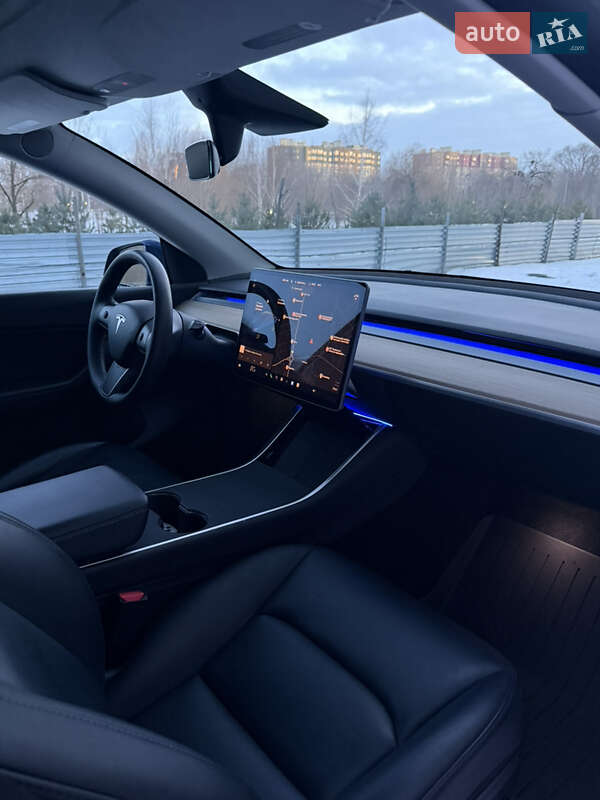 Внедорожник / Кроссовер Tesla Model Y 2021 в Луцке