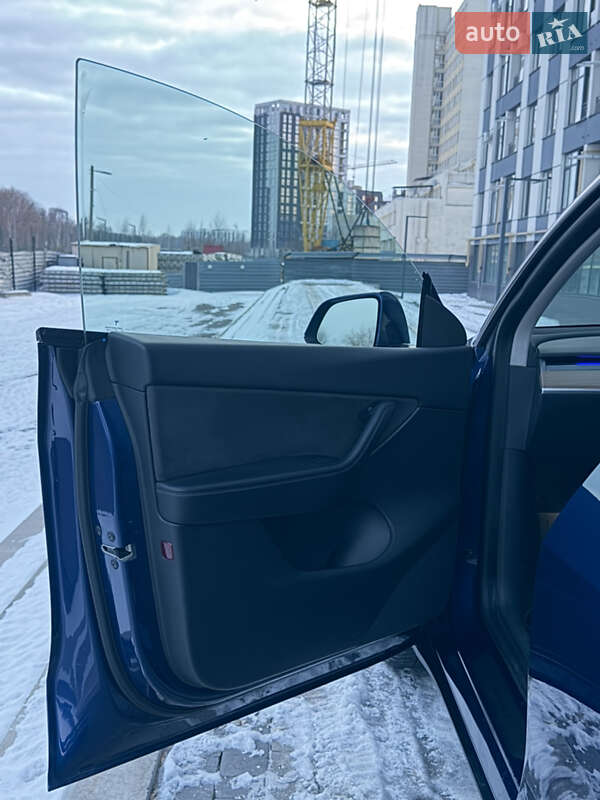 Внедорожник / Кроссовер Tesla Model Y 2021 в Луцке